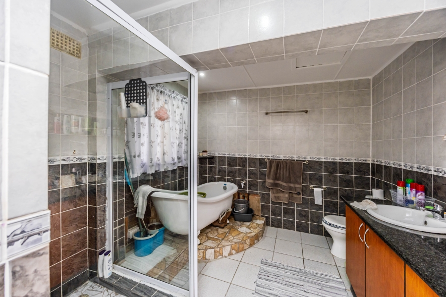 3 Bedroom Property for Sale in Beacon Bay Eastern Cape